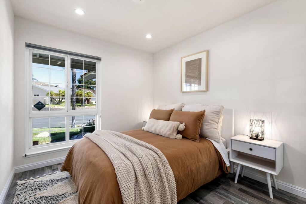 Goode Homes Cozy 4 Bedroom Home With Jacuzzi Santa Clarita Exteriér fotografie