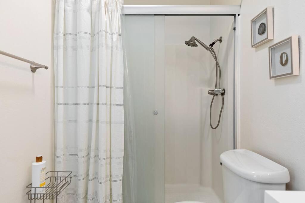 Goode Homes Cozy 4 Bedroom Home With Jacuzzi Santa Clarita Exteriér fotografie