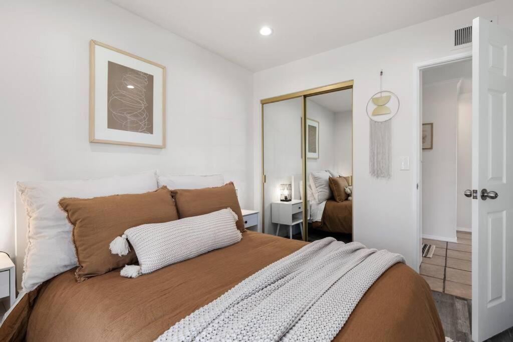 Goode Homes Cozy 4 Bedroom Home With Jacuzzi Santa Clarita Exteriér fotografie