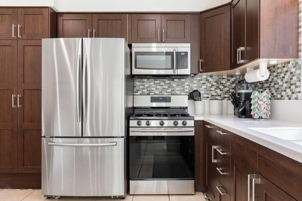 Goode Homes Cozy 4 Bedroom Home With Jacuzzi Santa Clarita Exteriér fotografie