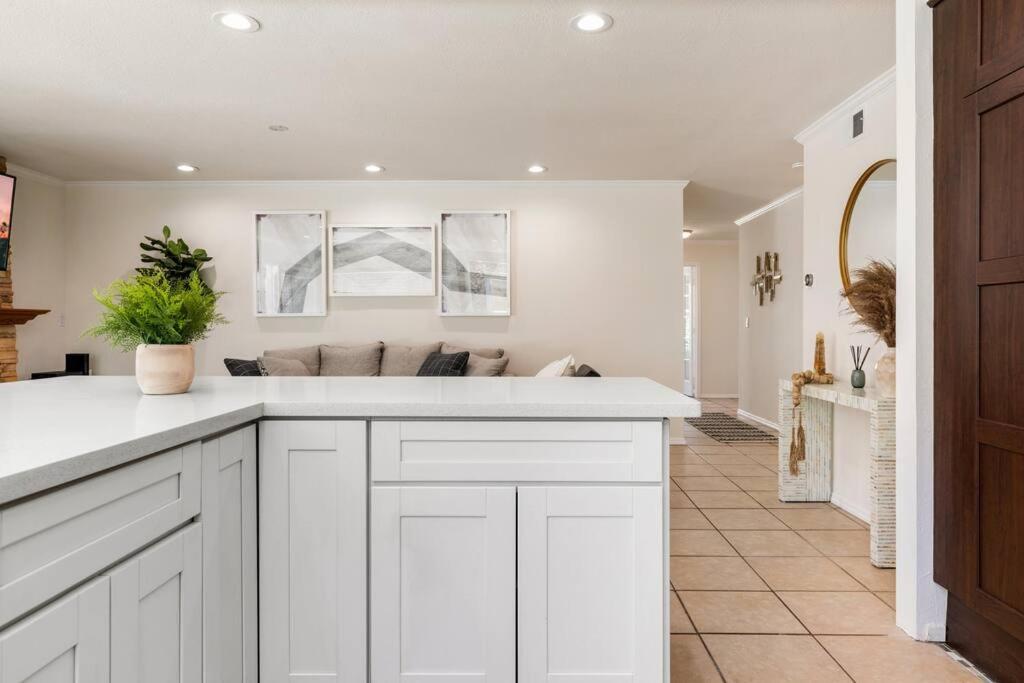 Goode Homes Cozy 4 Bedroom Home With Jacuzzi Santa Clarita Exteriér fotografie