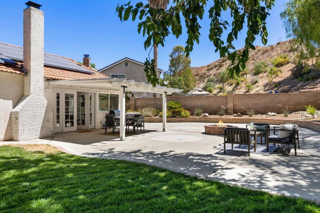 Goode Homes Cozy 4 Bedroom Home With Jacuzzi Santa Clarita Exteriér fotografie