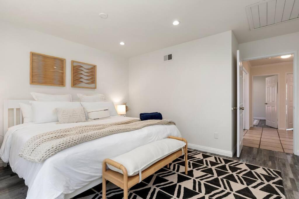 Goode Homes Cozy 4 Bedroom Home With Jacuzzi Santa Clarita Exteriér fotografie