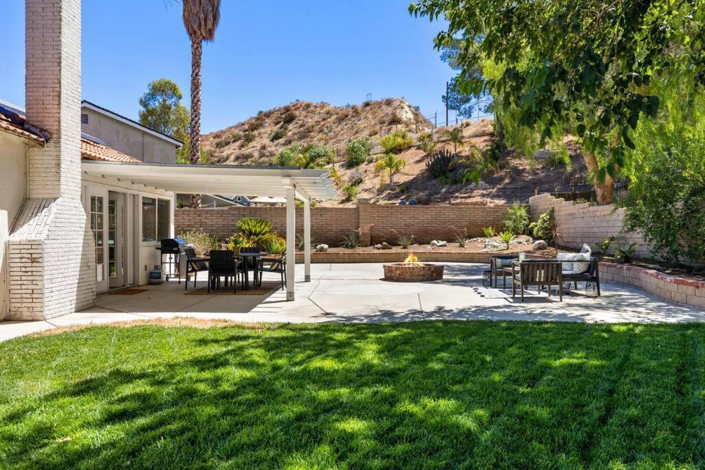 Goode Homes Cozy 4 Bedroom Home With Jacuzzi Santa Clarita Exteriér fotografie